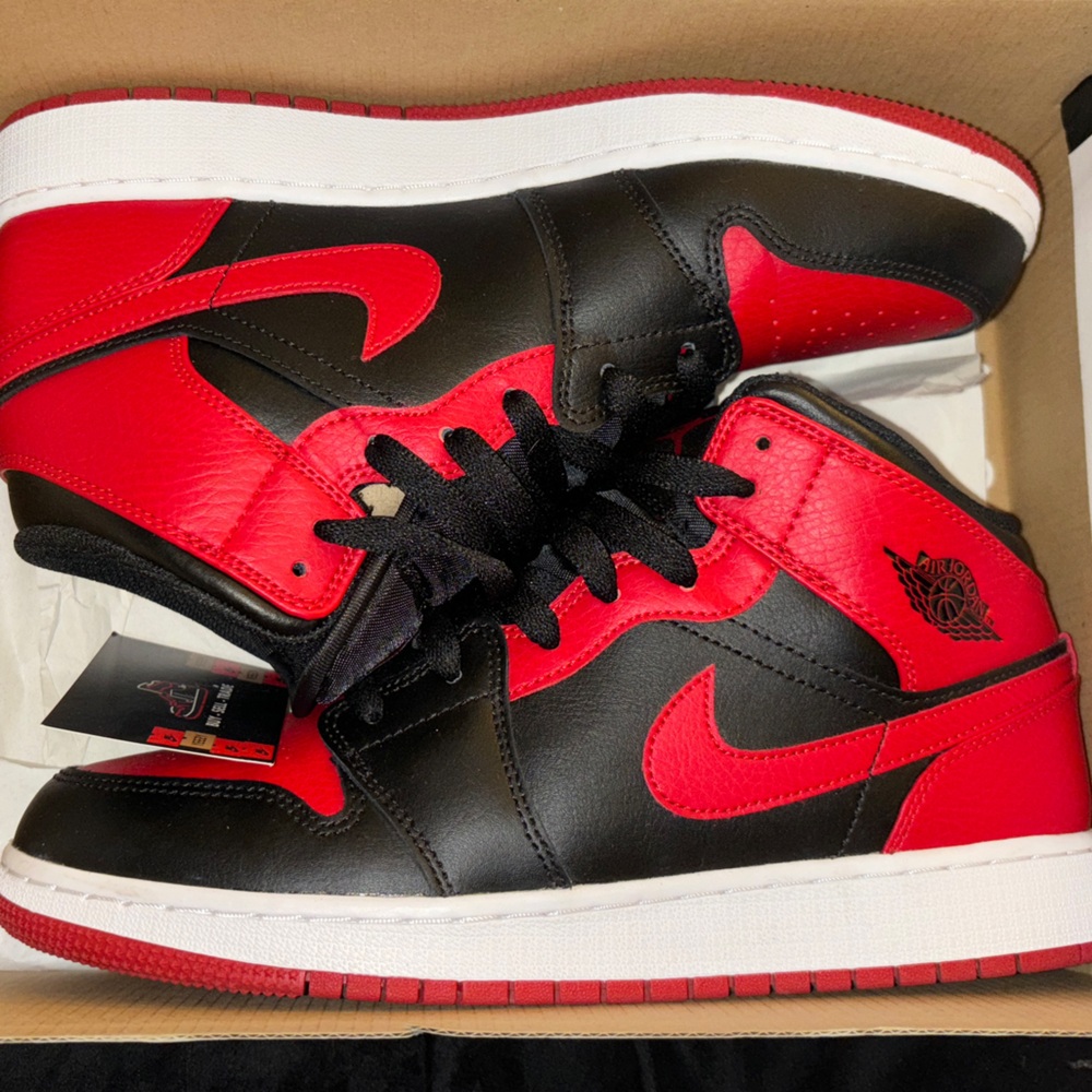 Retro Jordan 1s mids-7y